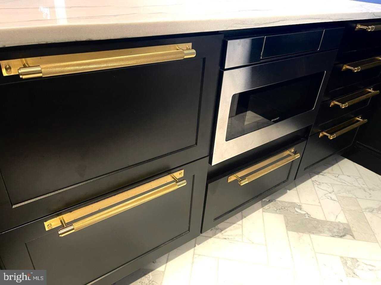 1324 Locust St Apt 429 #429 - Photo 7 of 23