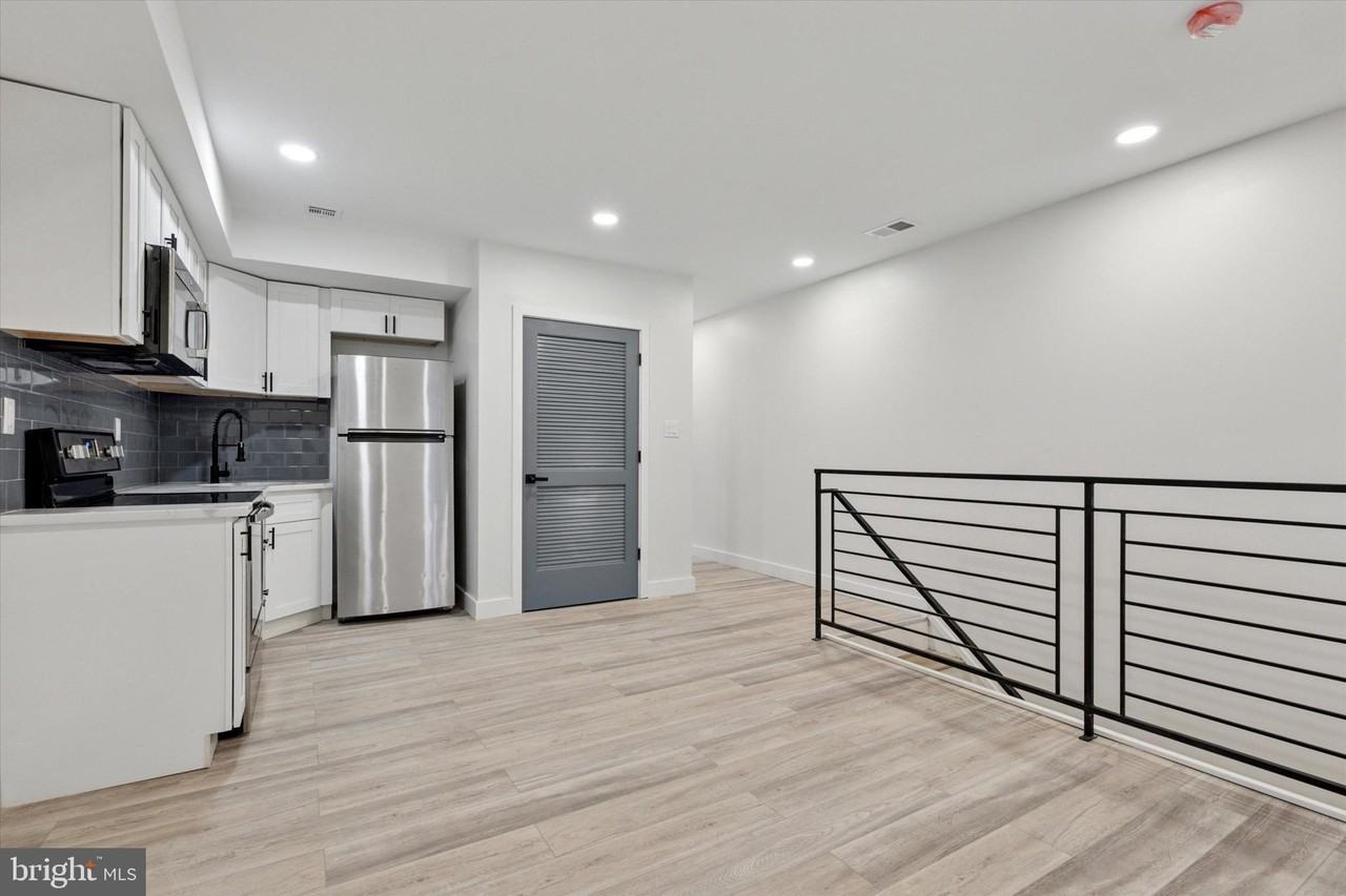 944 West Lycoming Street #B - Photo 4 of 8