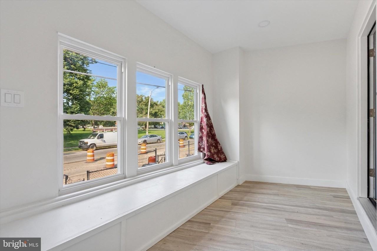 944 West Lycoming Street #B - Photo 6 of 8