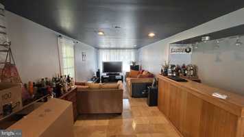 featured image of 121 Kingfield Rd