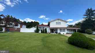 121 Kingfield Rd - Photo 1 of 1