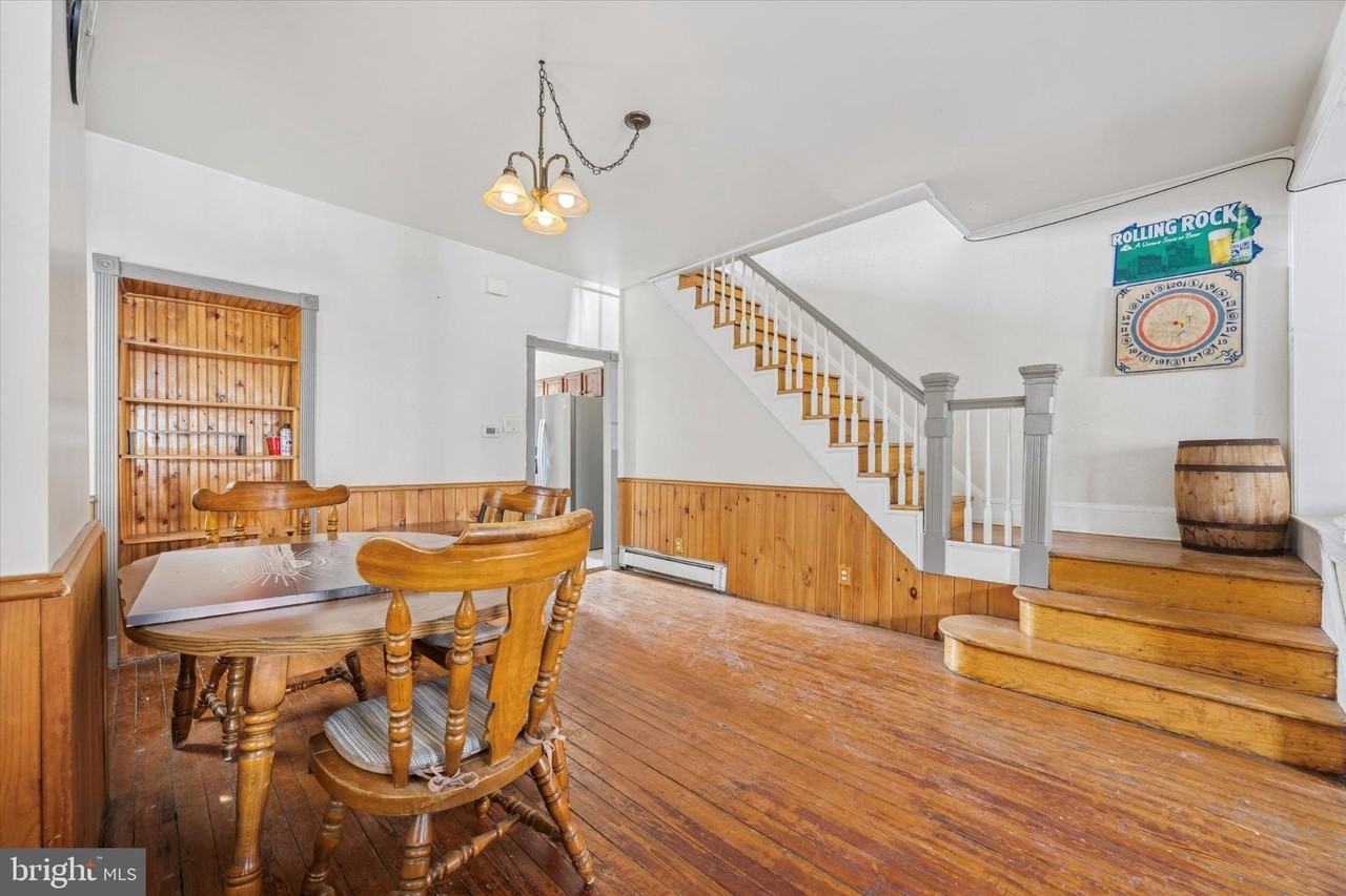 525 Green Lane - Photo 6 of 16