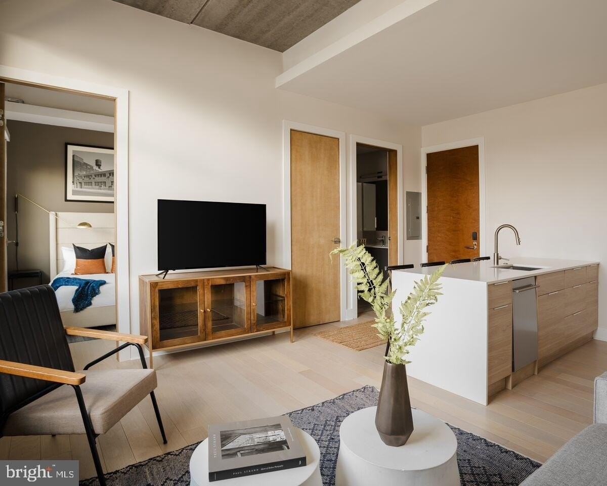 313 Race Street #404 - Photo 4 of 11