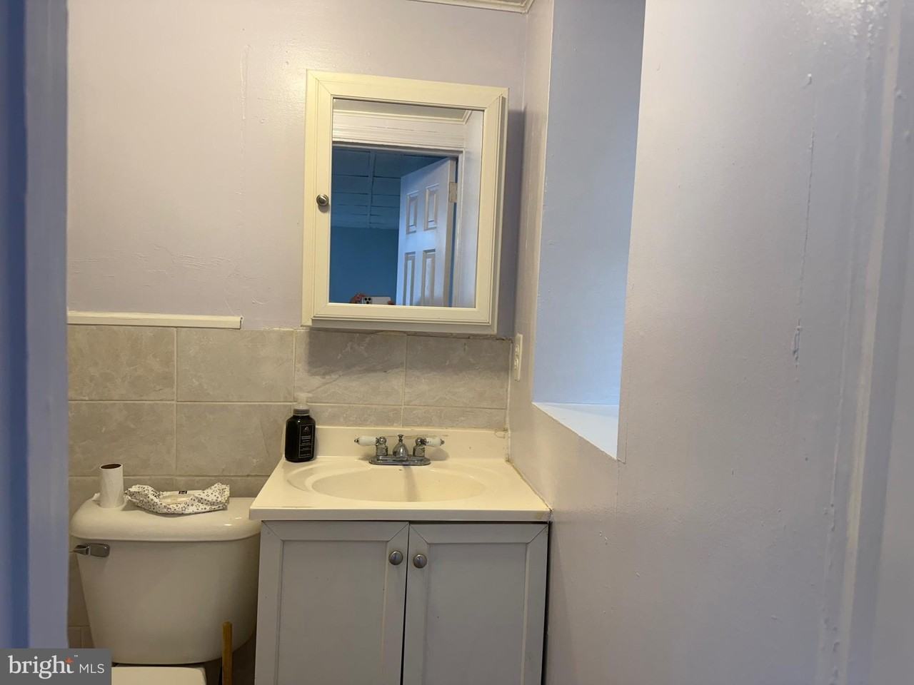 1041 Fanshawe Street - Photo 5 of 6