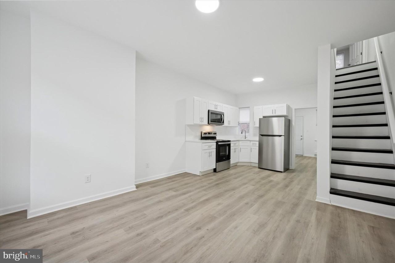 4453 N Gratz St - Photo 2 of 17