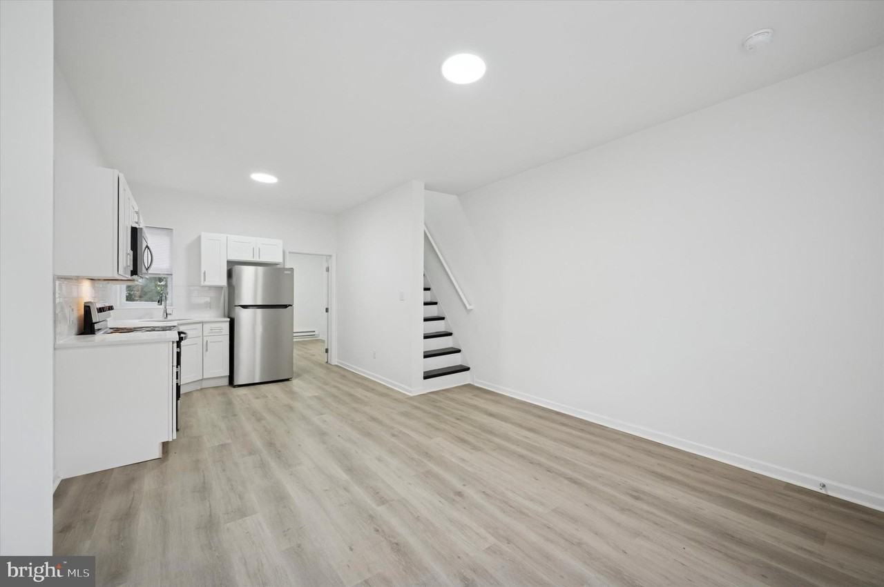 4453 N Gratz St - Photo 3 of 17