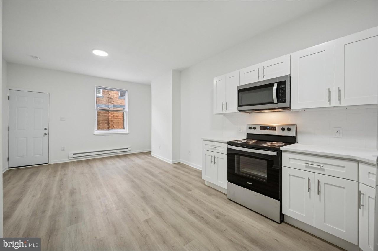 4453 N Gratz St - Photo 7 of 17