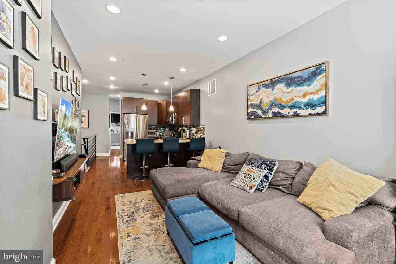 2115 Carpenter St Unit 1 #1 - Photo 4 of 24