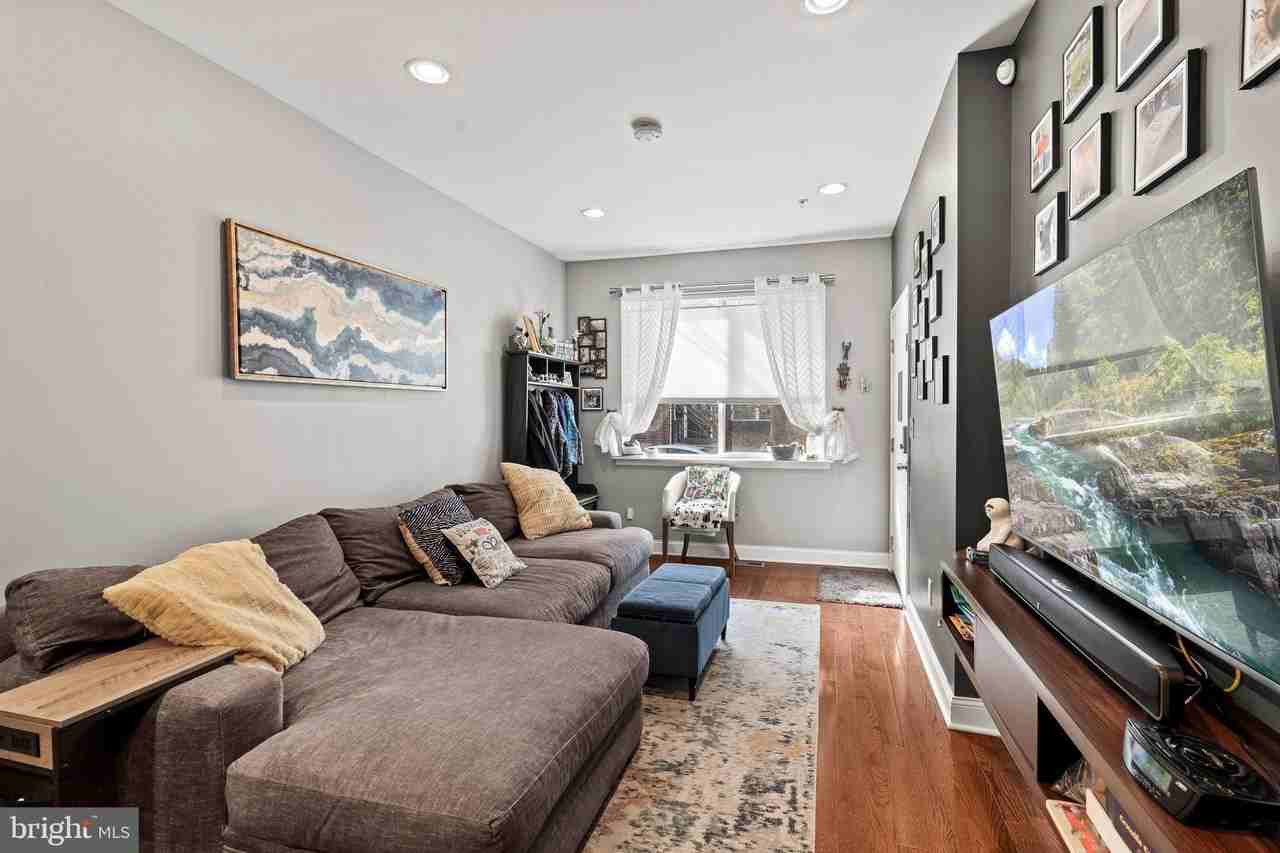 2115 Carpenter St Unit 1 #1 - Photo 5 of 24