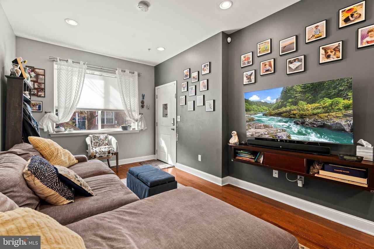 2115 Carpenter St Unit 1 #1 - Photo 6 of 24