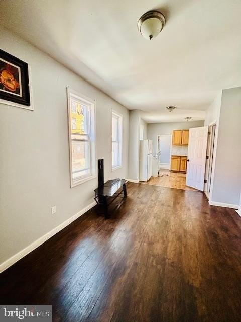 240-42 W Glenwood Ave 2nd Fl #2ndFL - Photo 5 of 5