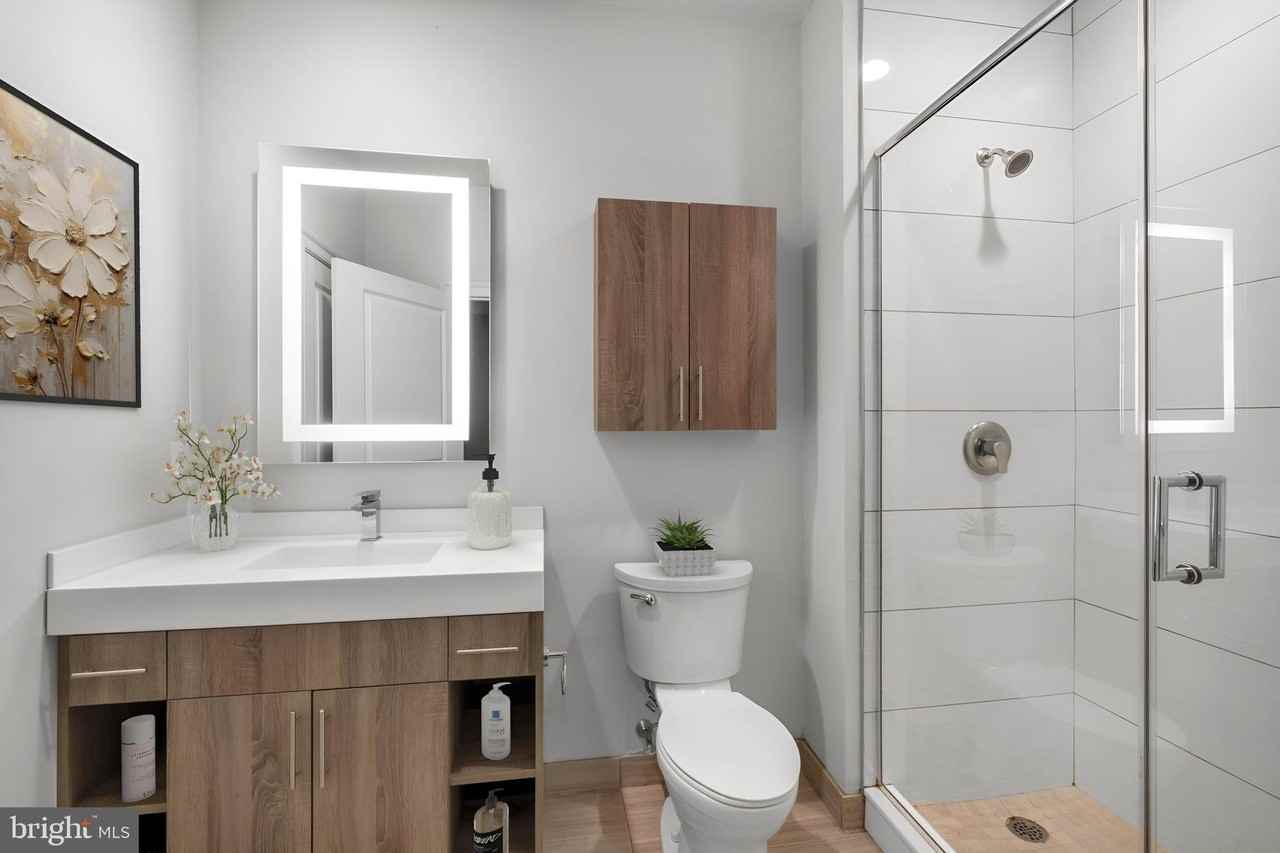 200 N 16th St Apt 1402 #1402 - Photo 6 of 50