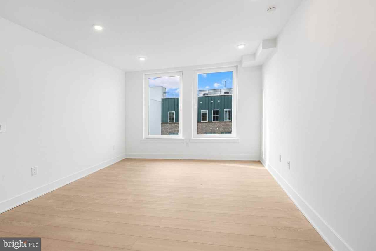 2000 Dreer St Apt 405 #405 - Photo 5 of 44