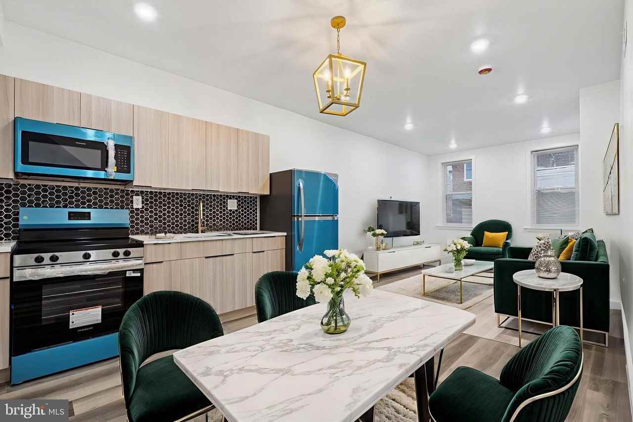 104 West Ontario Street #1