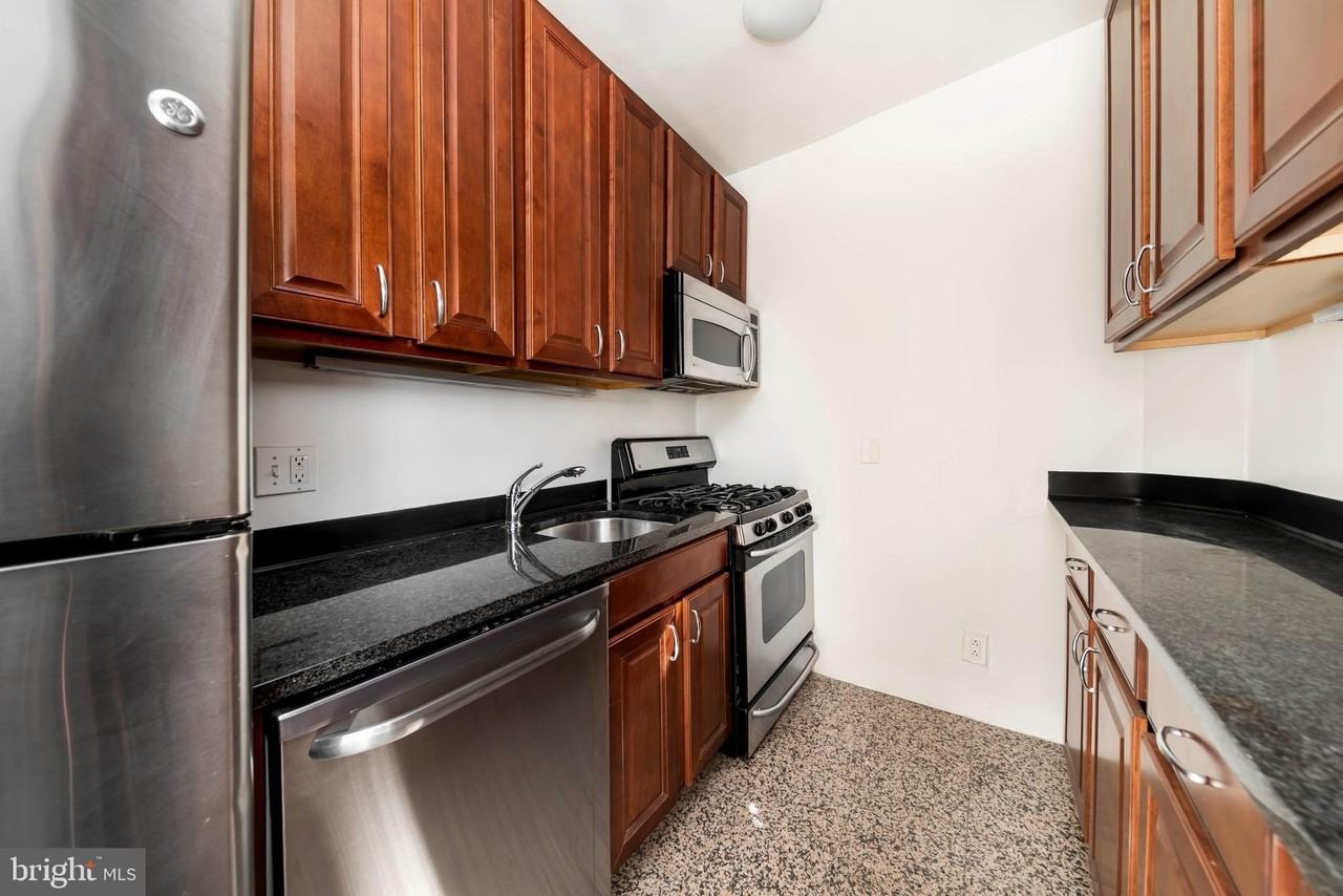 1912 Spruce Street #1R - Photo 5 of 16