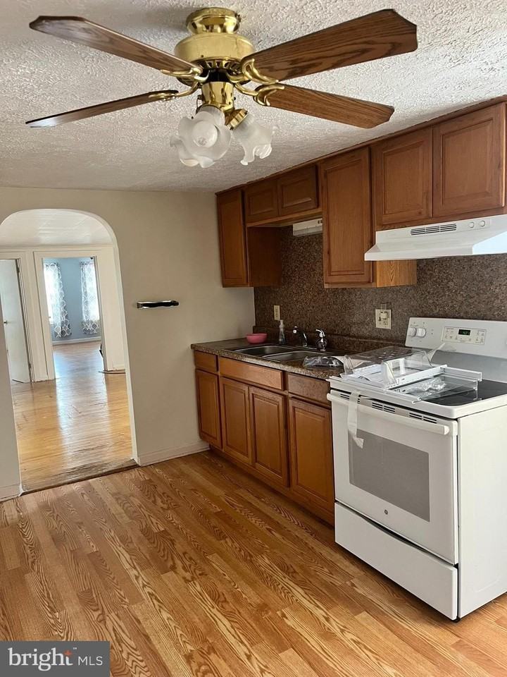 117 Valley Street - Photo 6 of 13