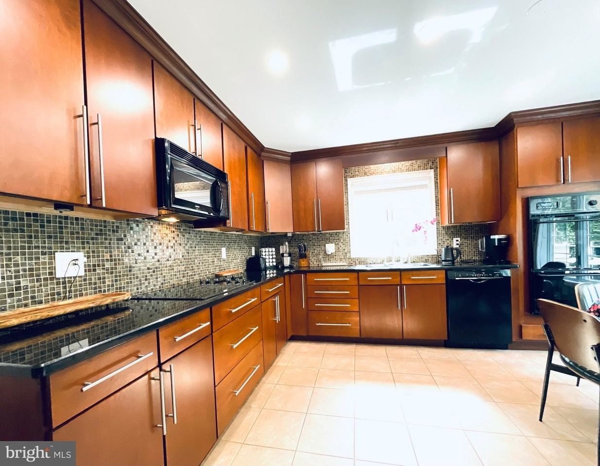 157 Main St - Photo 3 of 50