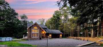 featured image of 157 Main St