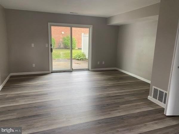 754 Colony Dr - Photo 3 of 9