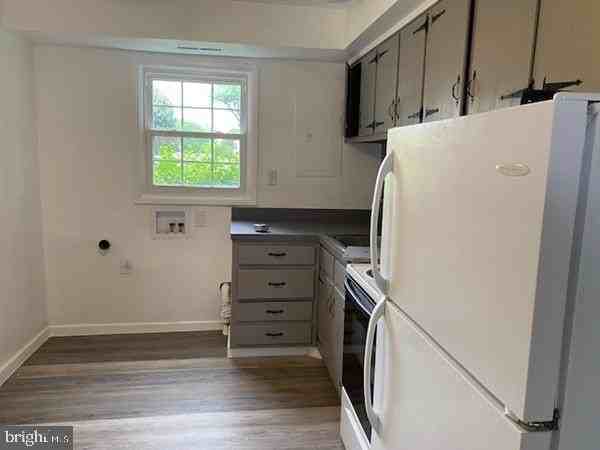 754 Colony Dr - Photo 7 of 9