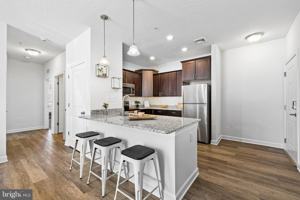 featured image of 1006 Admiral Ln Apt 304 #304