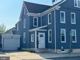 featured image of 140 E Hanover St