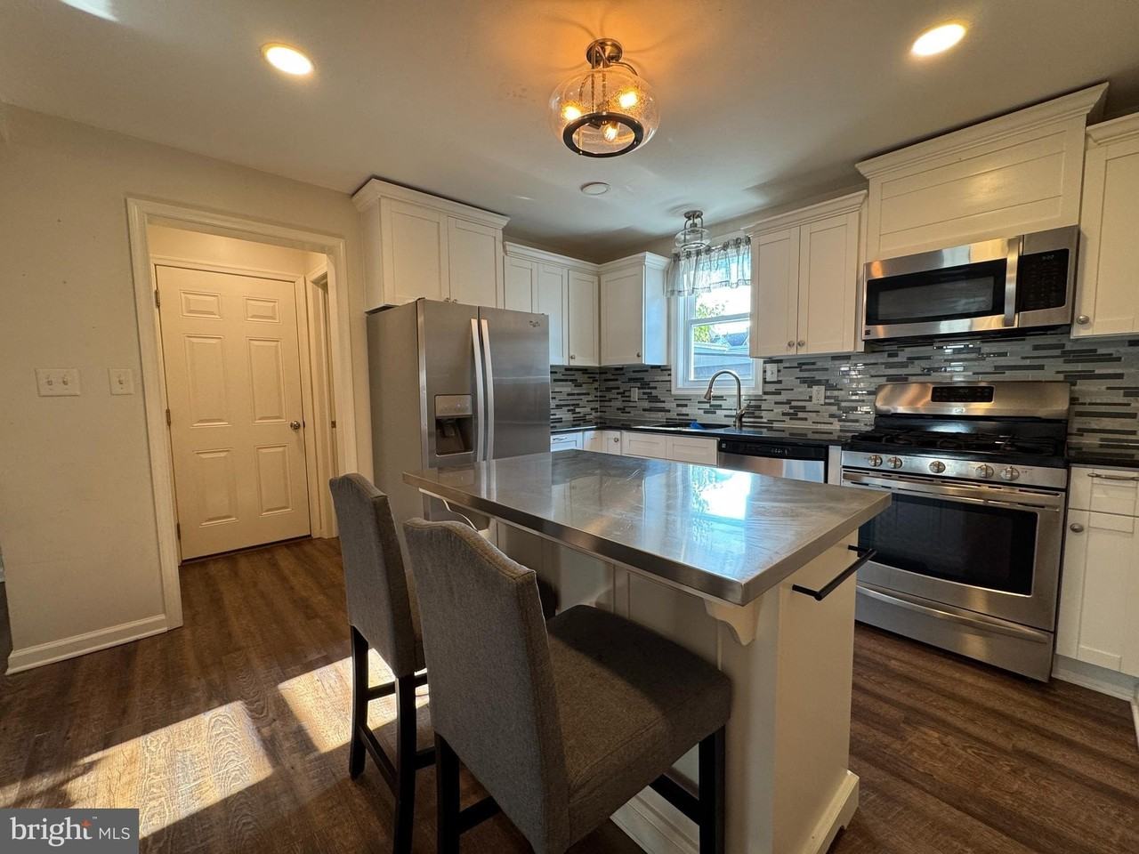 140 E Hanover St - Photo 7 of 20