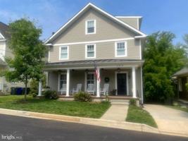 featured image of 2314 N Kenmore St