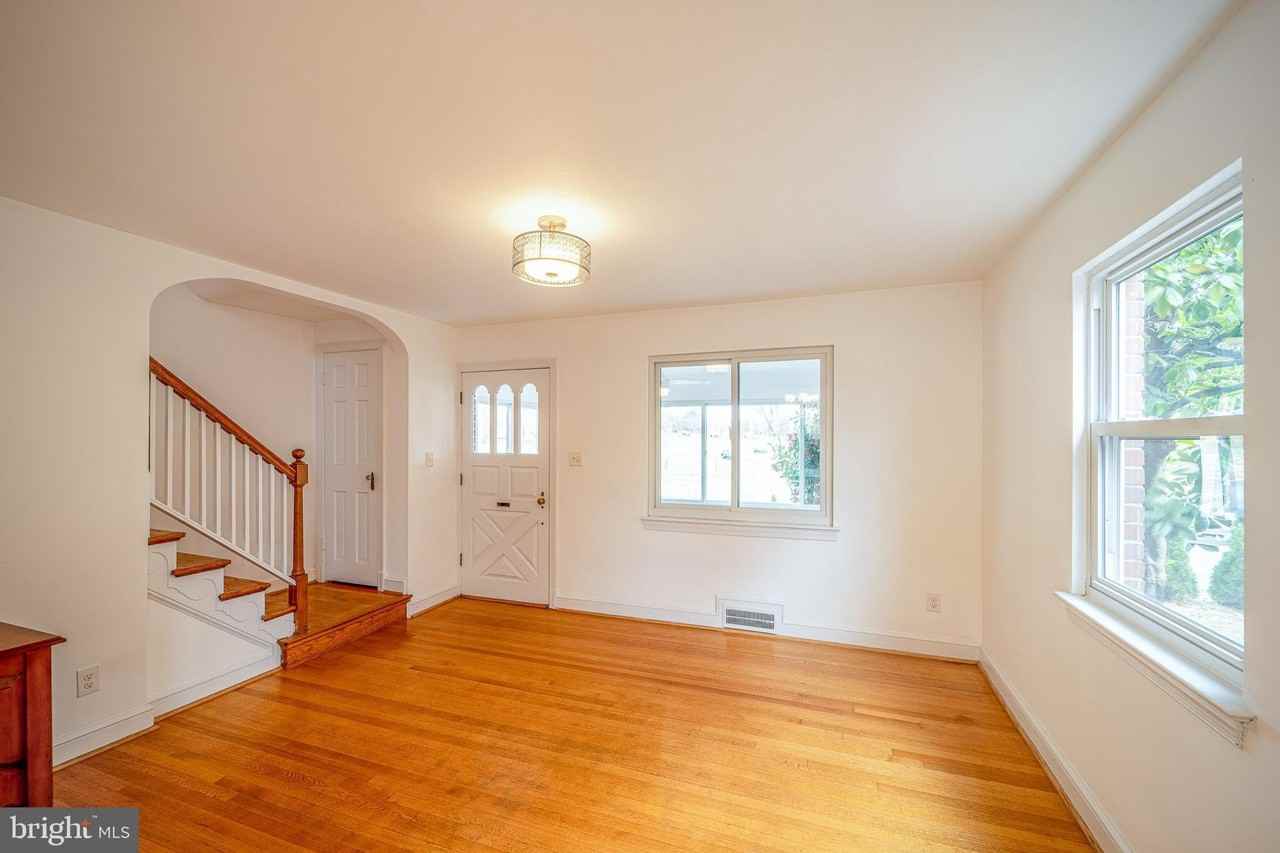 2314 Washington Blvd - Photo 7 of 33