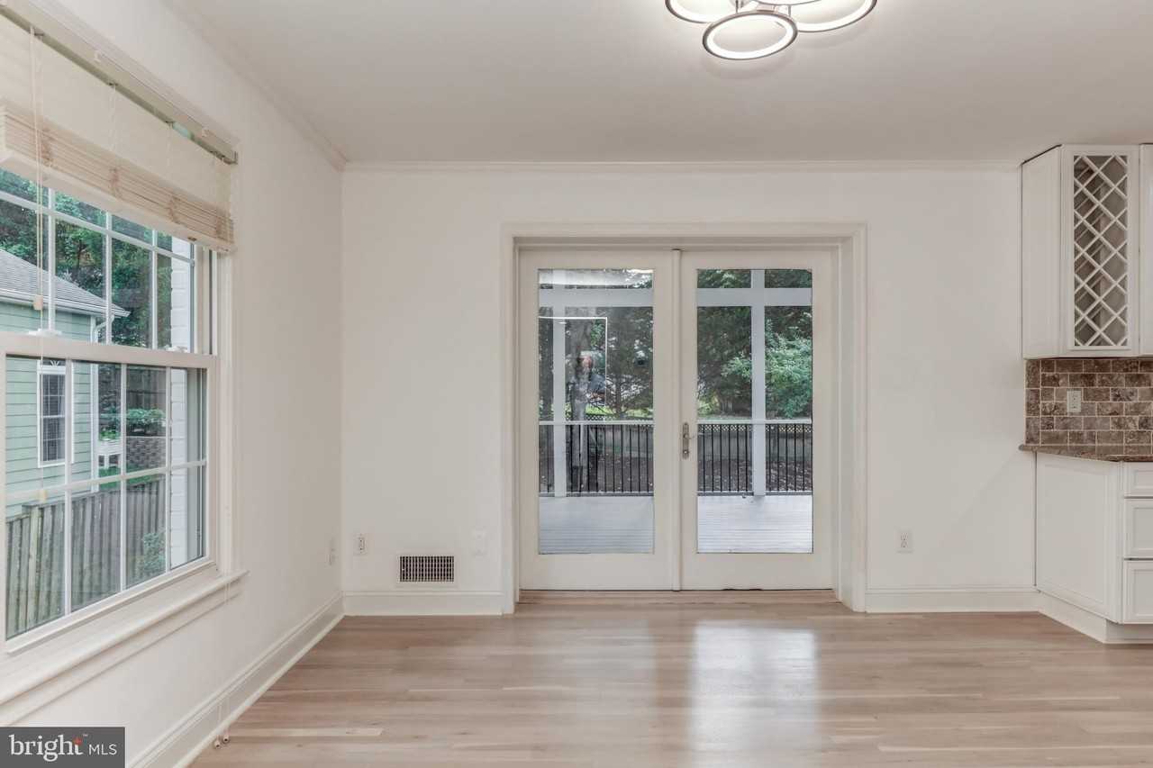 3858 North Tazewell Street - Photo 5 of 29