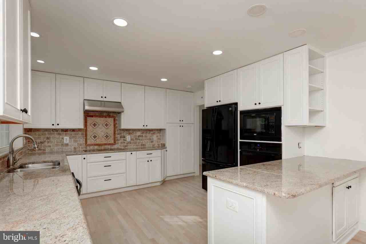 3858 North Tazewell Street - Photo 6 of 29