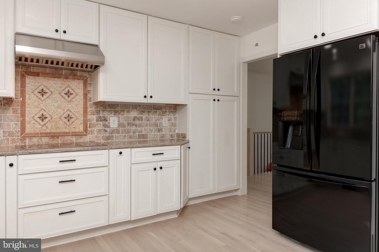 3858 North Tazewell Street - Photo 7 of 29