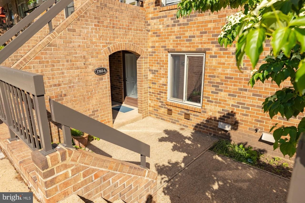 1765 South Hayes Street #A - Photo 3 of 21