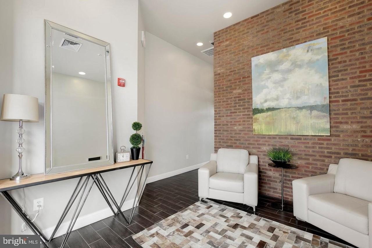 1107 S Walter Reed Dr Apt 302 #302 - Photo 5 of 50