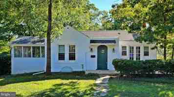 featured image of 2619 S Joyce St