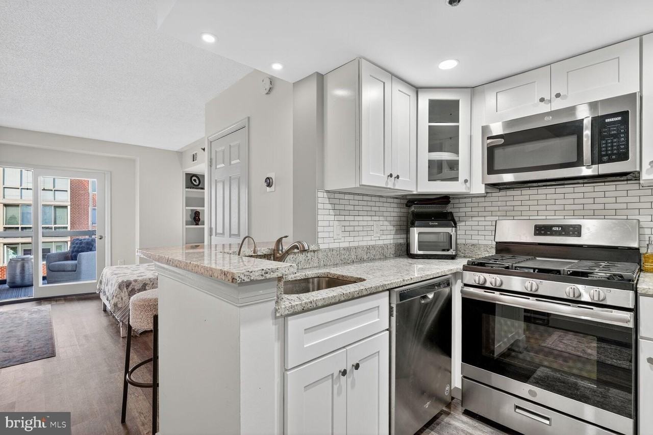 1050 N Taylor St Unit 1-313 #1-313 - Photo 2 of 13