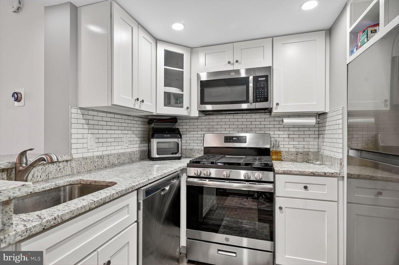 1050 N Taylor St Unit 1-313 #1-313 - Photo 3 of 13