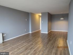 4600 S Four Mile Run Dr Apt 1219 #1219 - Photo 1 of 1
