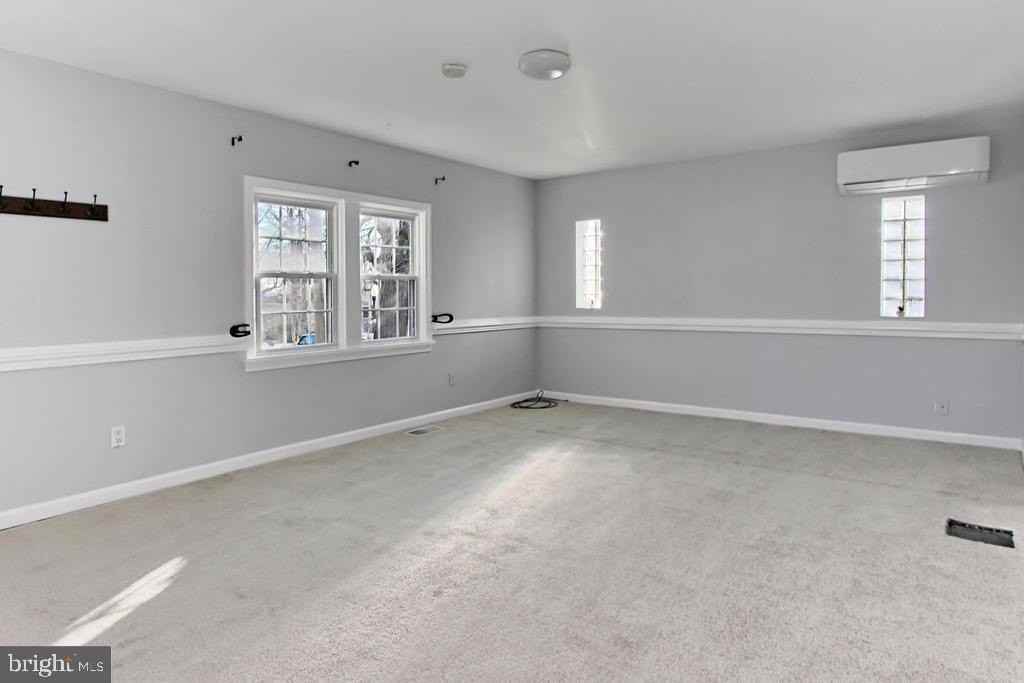 2104 2104 S NELSON Street - Photo 6 of 32