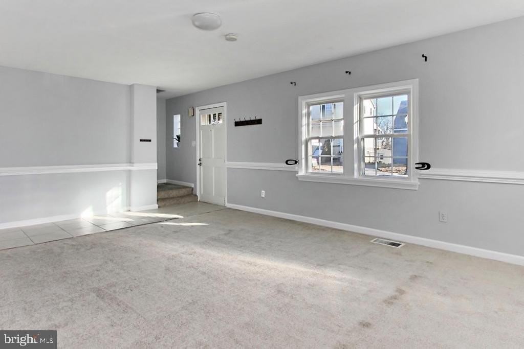 2104 2104 S NELSON Street - Photo 5 of 32