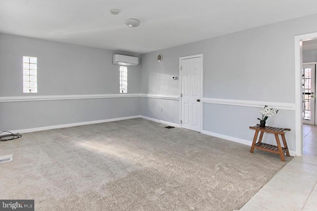 2104 2104 S NELSON Street - Photo 7 of 32