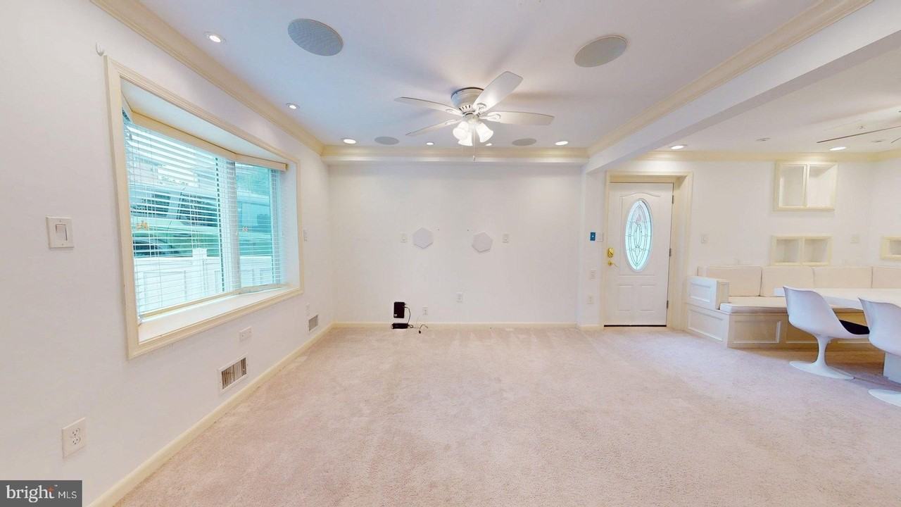 4145 4145 N 21ST Road N unit: B #B - Photo 4 of 29