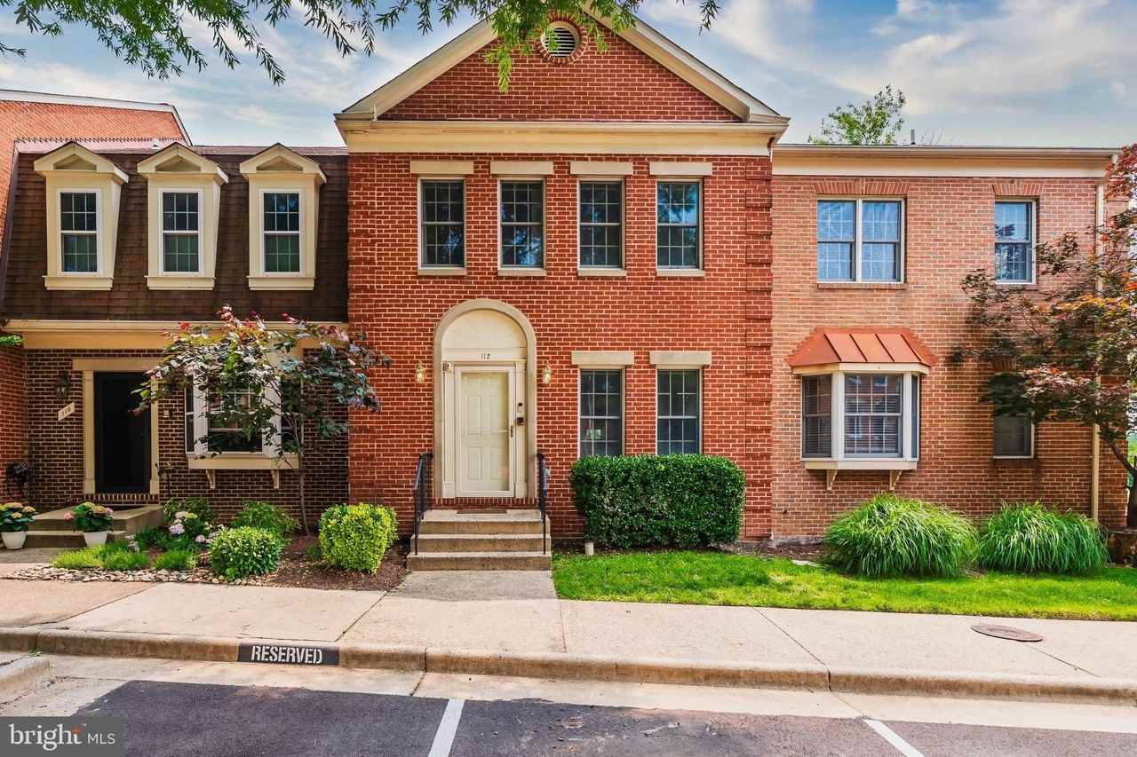 112 Gretna Green Court - Photo 2 of 37