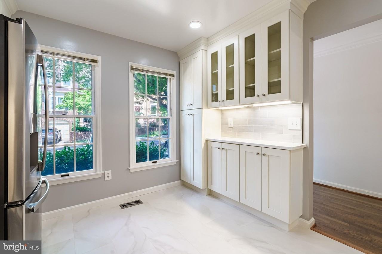 112 Gretna Green Court - Photo 4 of 37