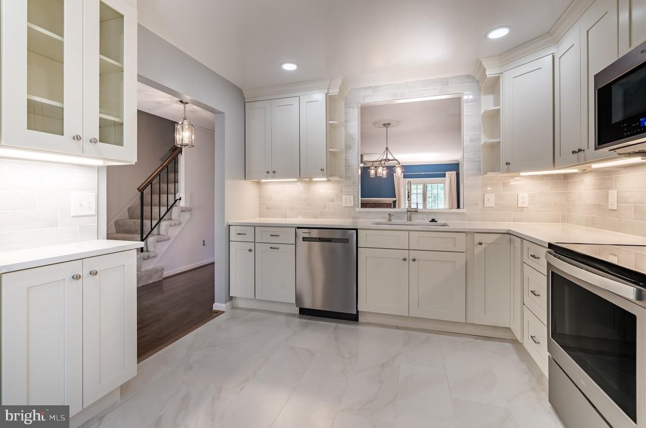 112 Gretna Green Court - Photo 5 of 37