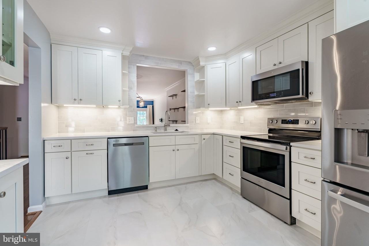 112 Gretna Green Court - Photo 6 of 37