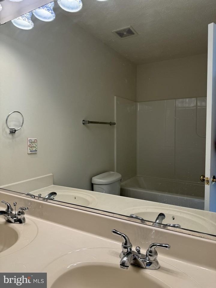 7267 Sallie Collins Drive - Photo 6 of 15