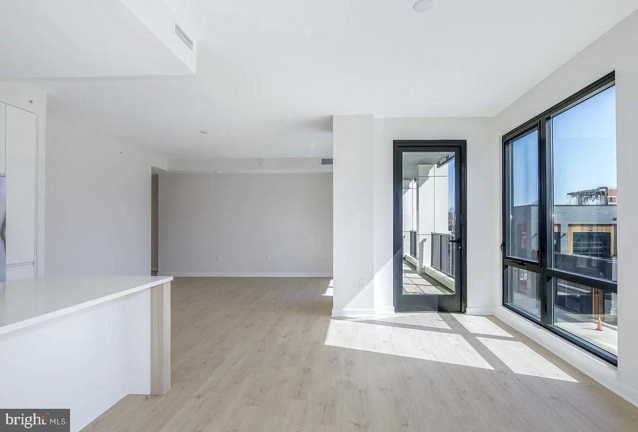 255 W Falls Station Blvd Unit 701 #701 - Photo 5 of 20