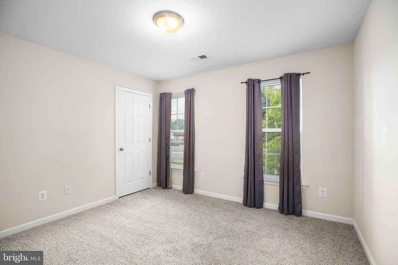 1623 Lafayette Boulevard - Photo 6 of 47