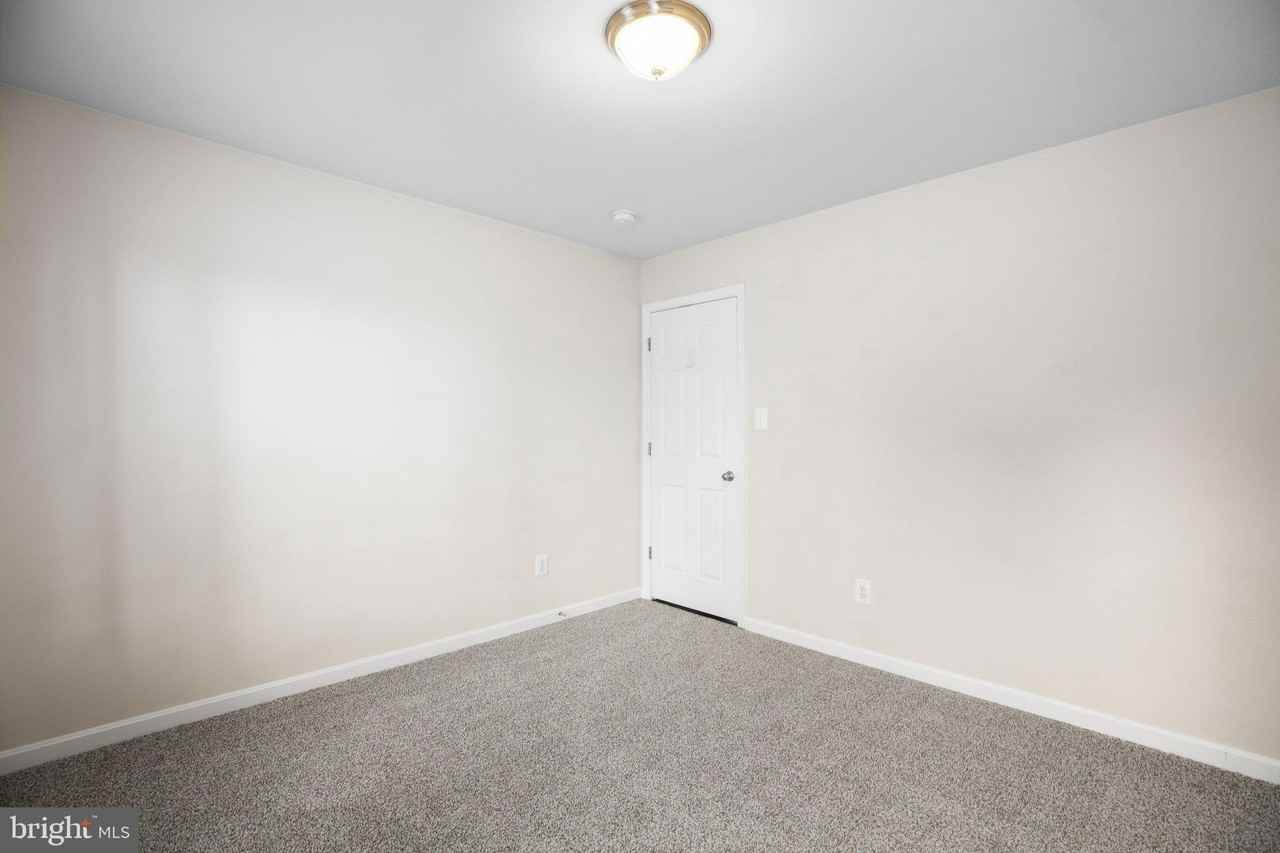 1623 Lafayette Boulevard - Photo 7 of 47